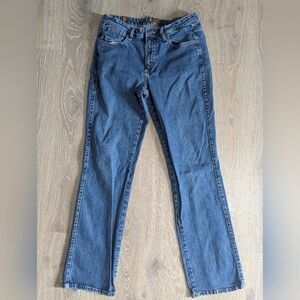 Wrangler Aura Classic Blue Straight Leg Women's 12 Regular‎ Rise Denim Jeans